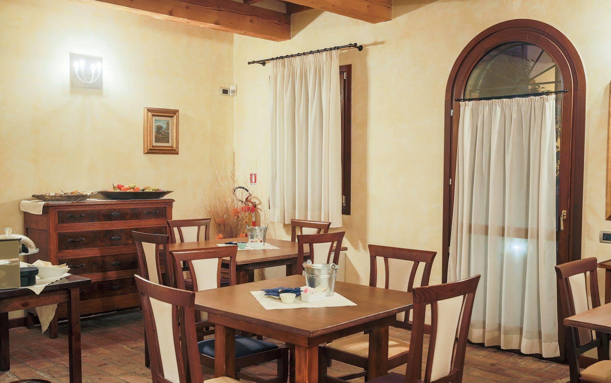 Locanda Il Fagiano Sette Polesini Exterior photo